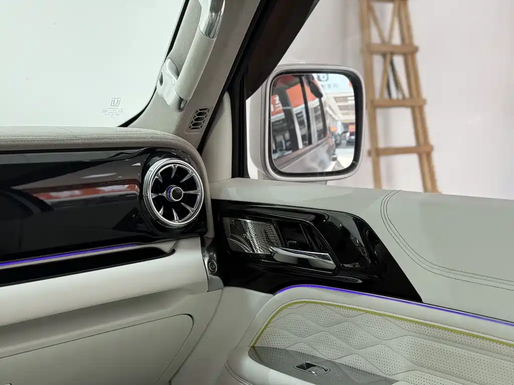 TANK CO CREATION TANK 300