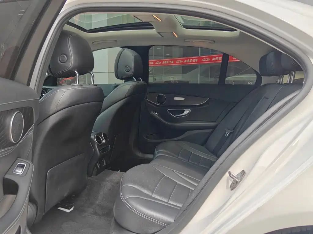 Mercedes-Benz C-Class — миниатюра 8