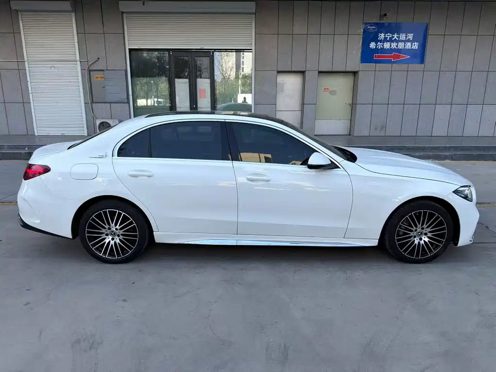 Mercedes-Benz C-Class — миниатюра 7