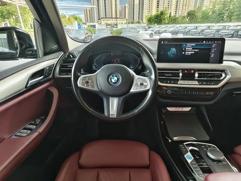 BMW iX3 — миниатюра 14