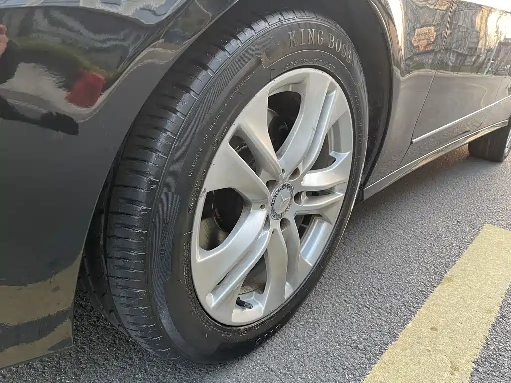 Mercedes-Benz E-Class — миниатюра 16