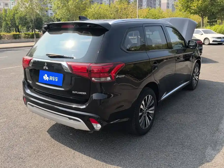 Mitsubishi Outlander — миниатюра 3