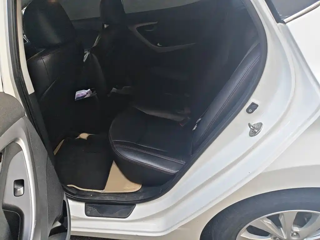 Hyundai Elantra Langdong — миниатюра 15