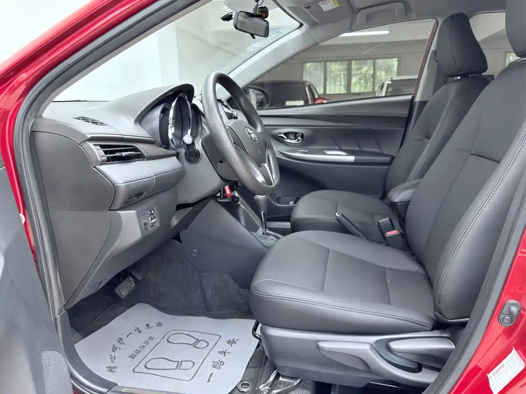Toyota Yaris L — миниатюра 3