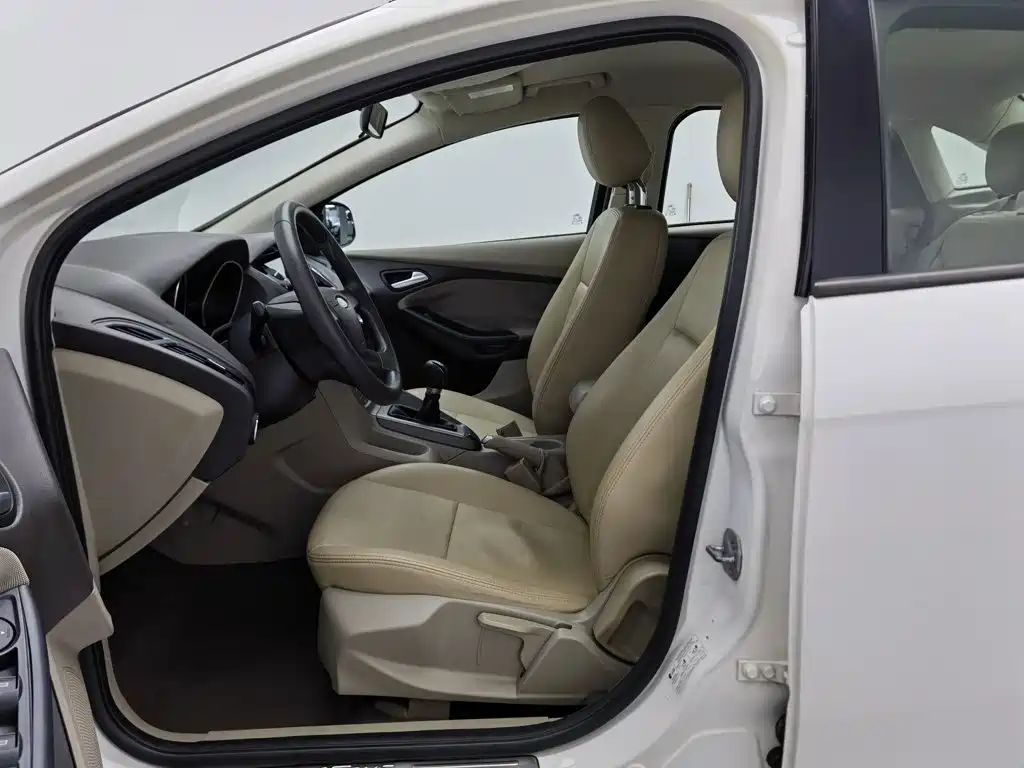 Ford Focus — миниатюра 10