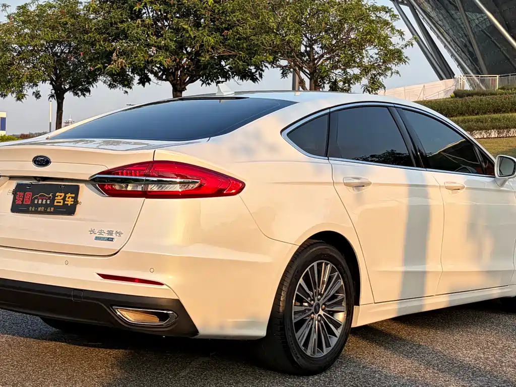 Ford Mondeo — миниатюра 3