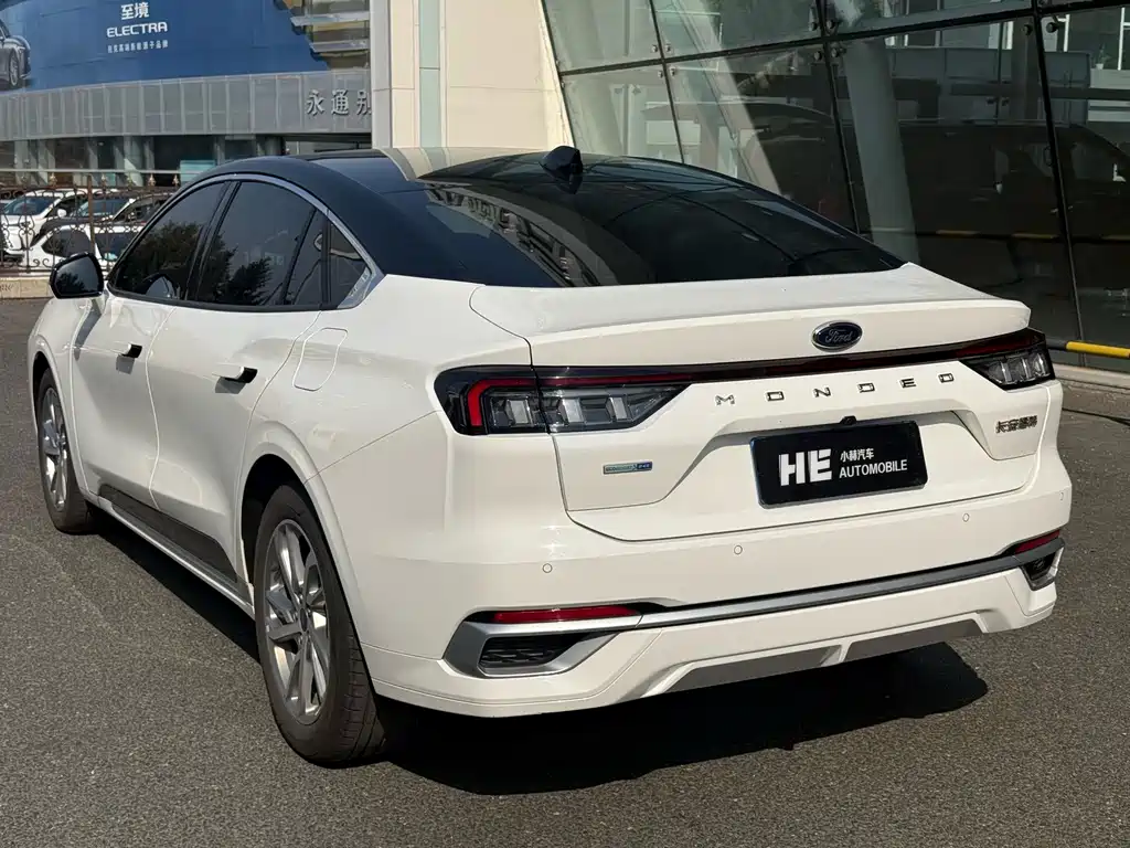 Ford Mondeo — миниатюра 8