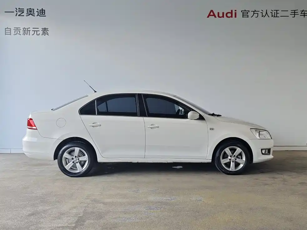 Volkswagen Santana — миниатюра 2
