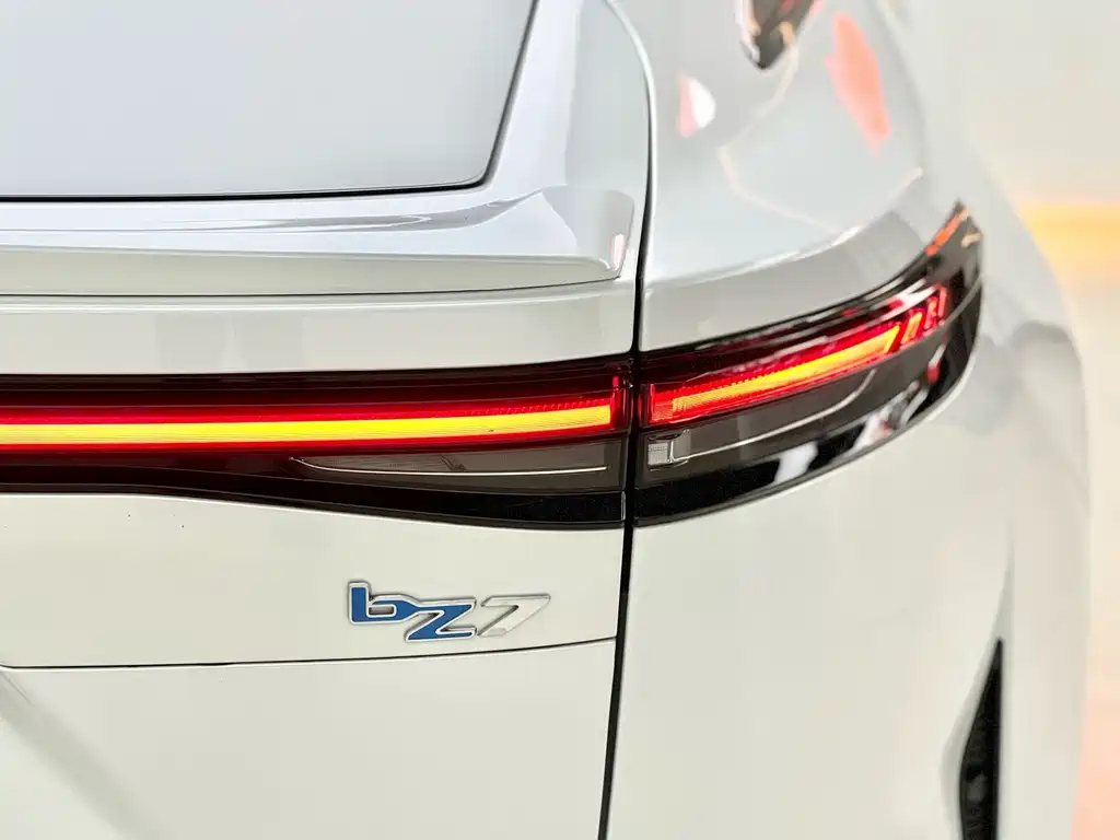 Toyota bZ7 — миниатюра 18