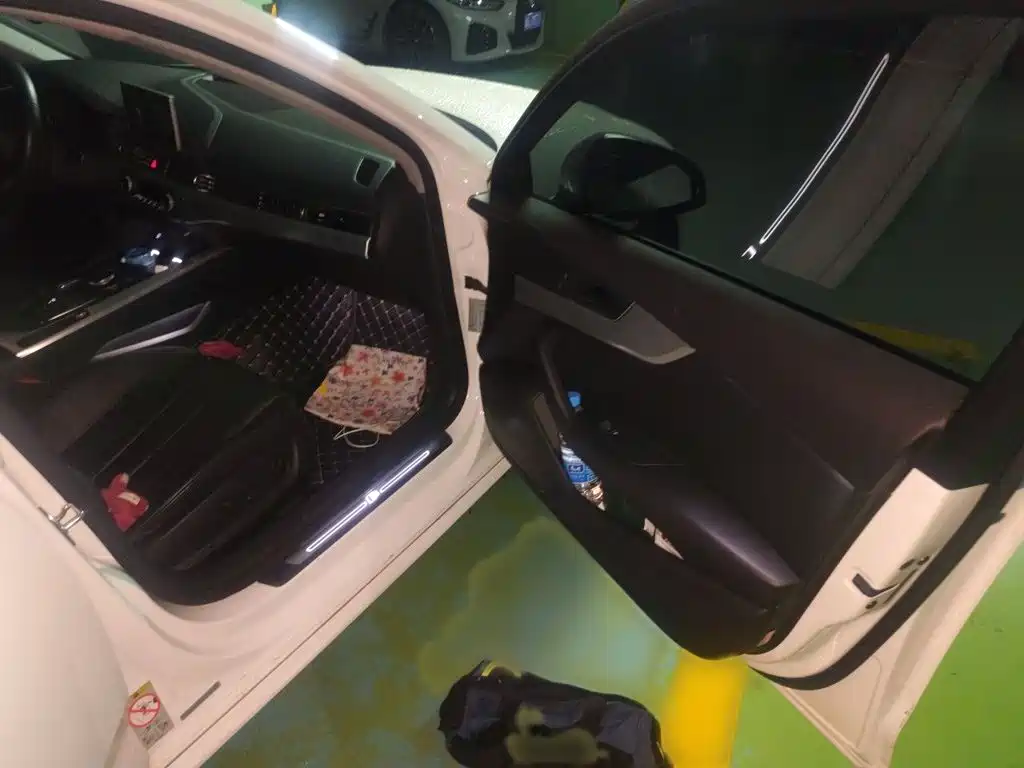 Audi A4L — миниатюра 18