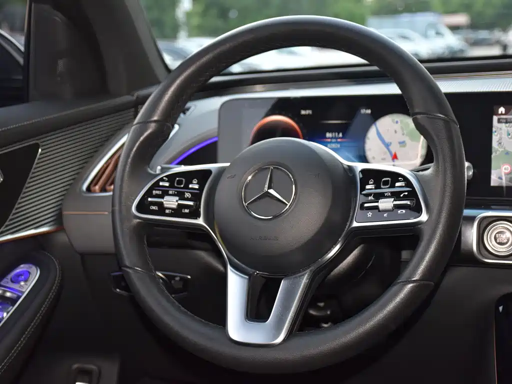 Mercedes-Benz EQC — миниатюра 10