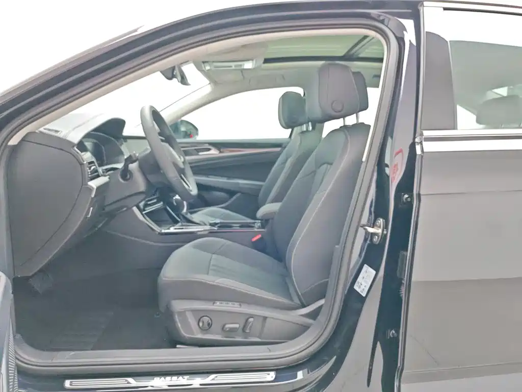 Volkswagen Passat 2025 330TSI Elite