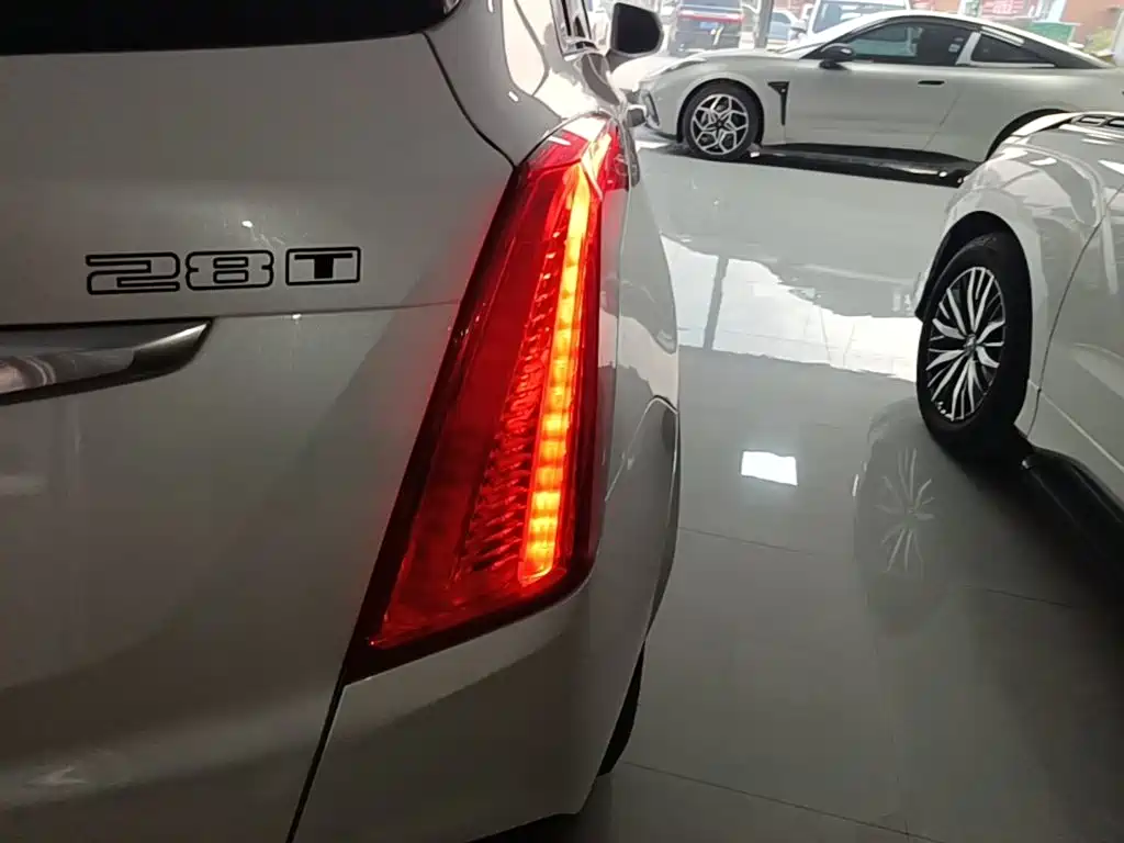 Cadillac XT5 — миниатюра 8