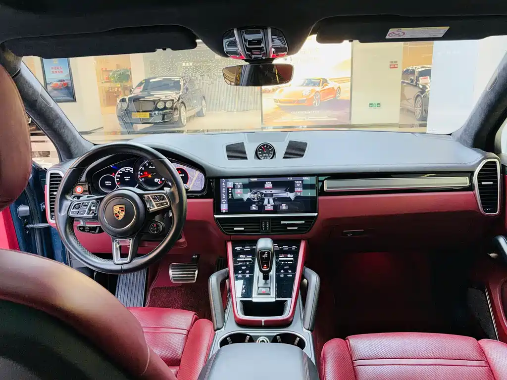 Porsche Cayenne — миниатюра 9
