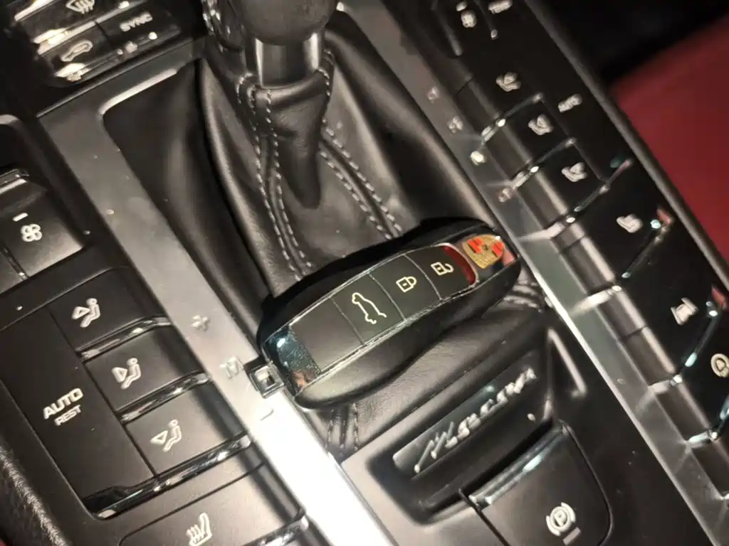Porsche Macan — миниатюра 9
