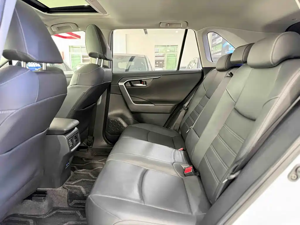 Toyota RAV4 2022 2.0L CVT Plus