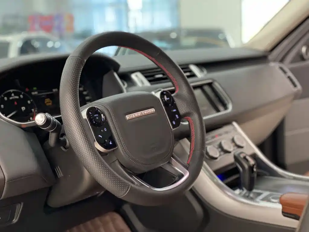 Land Rover Range Rover Sport 2015 3.0 SC V6 HSE DYNAMIC