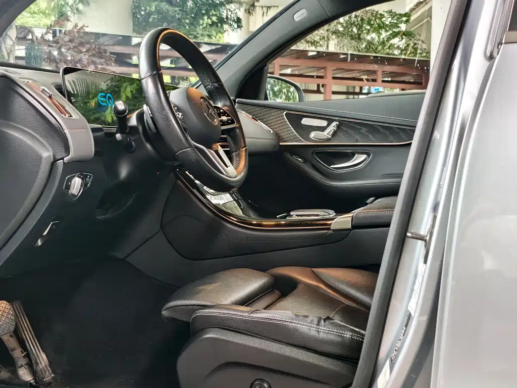 Mercedes-Benz EQC — миниатюра 14