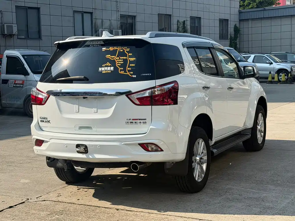 Isuzu MU-X — миниатюра 12