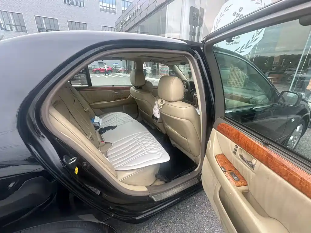 Lexus LS — миниатюра 12