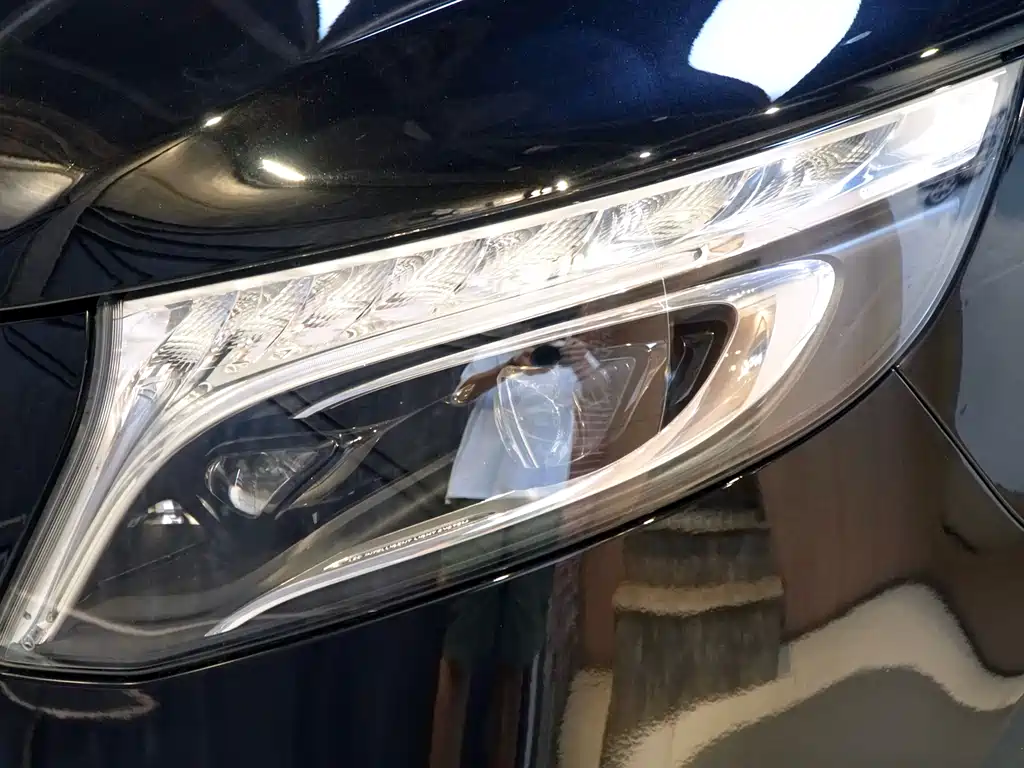 MERCEDES-BENZ V CLASS