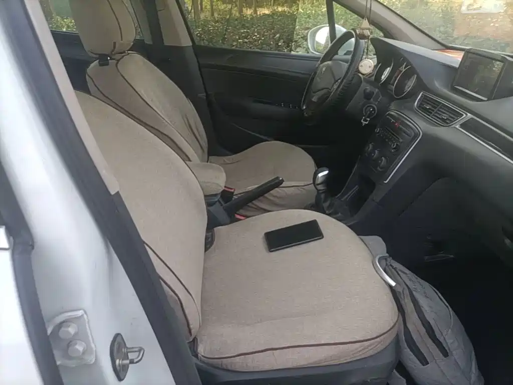 Peugeot 308 — миниатюра 25