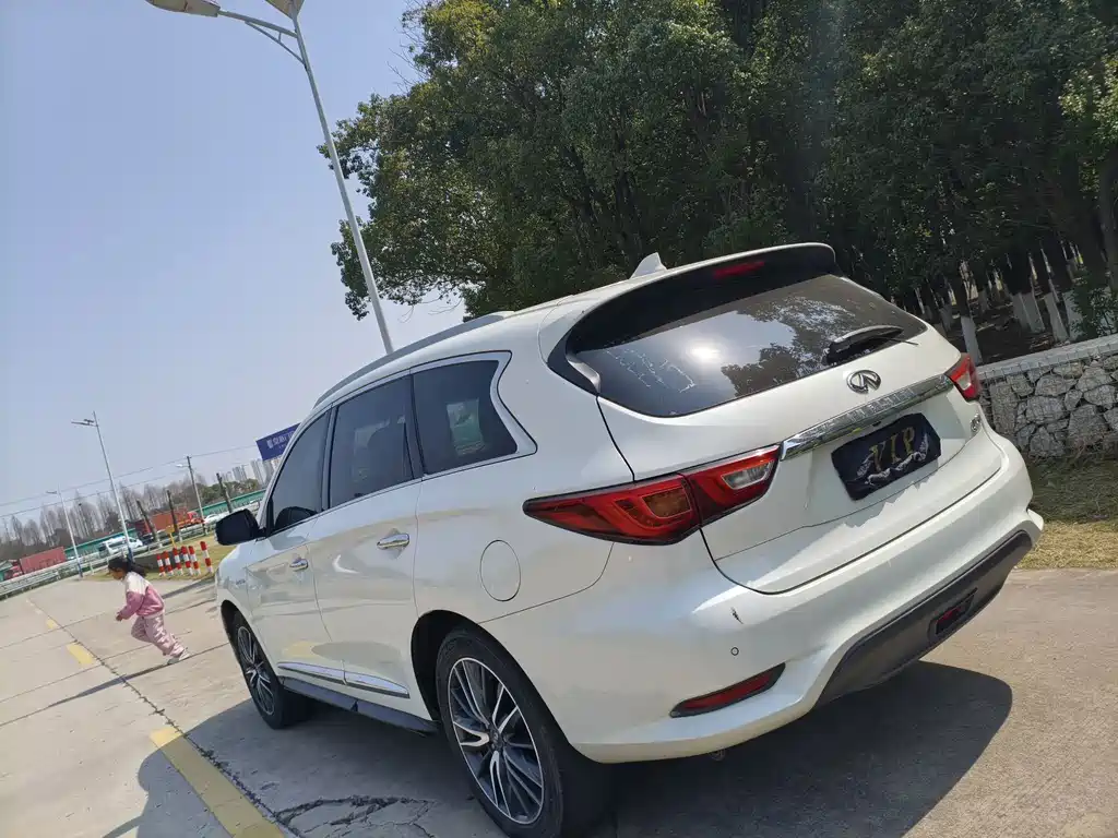 INFINITI QX60