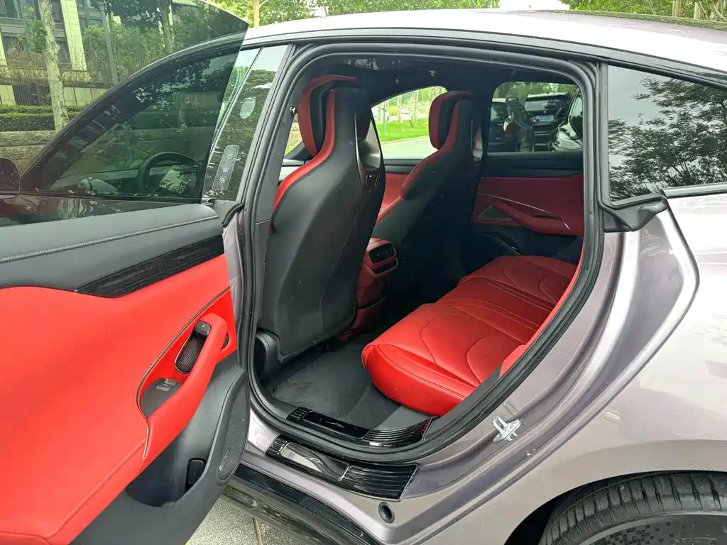 XIAOMI CAR XIAOMI SU7