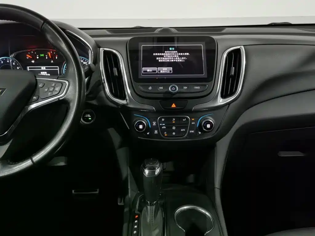Chevrolet Equinox — миниатюра 12