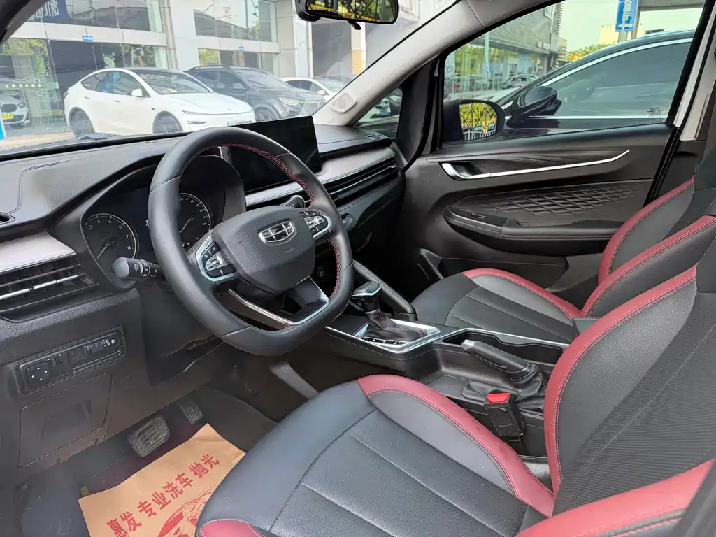 Geely Vision X3 — миниатюра 7