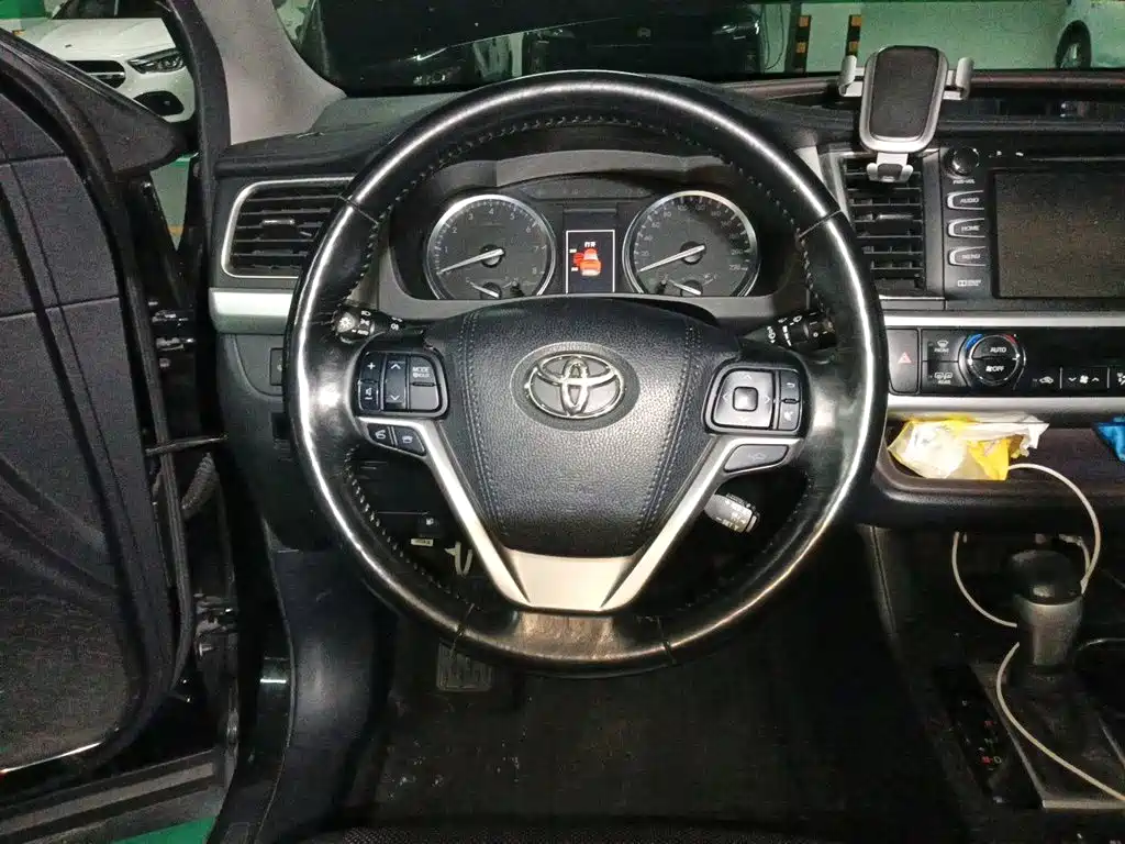 Toyota Highlander — миниатюра 6