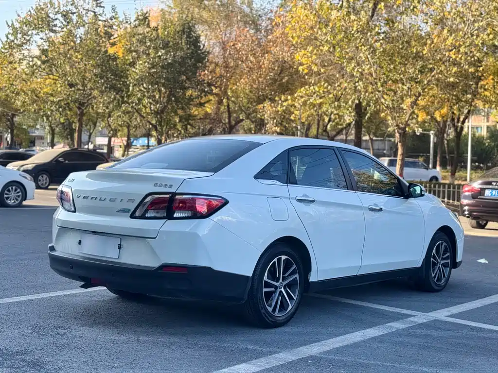 Venucia D60 — миниатюра 13
