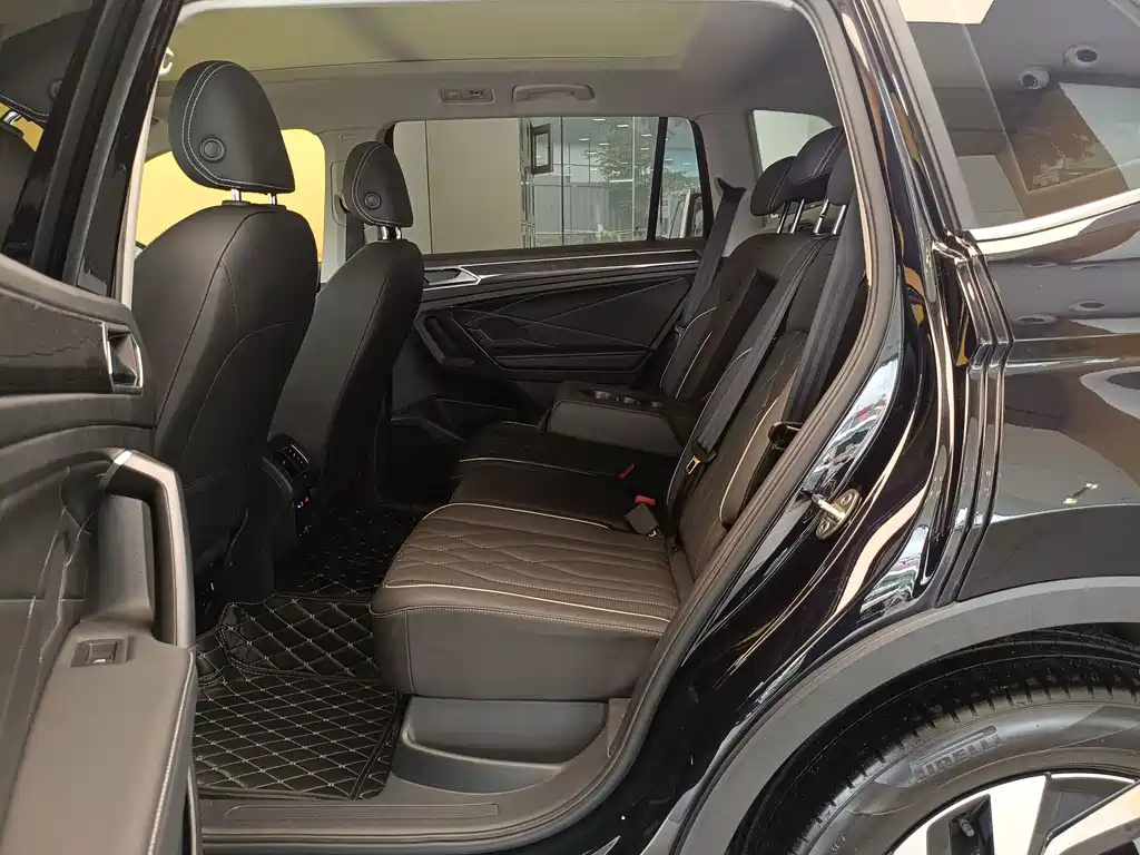Volkswagen Tiguan L — миниатюра 21