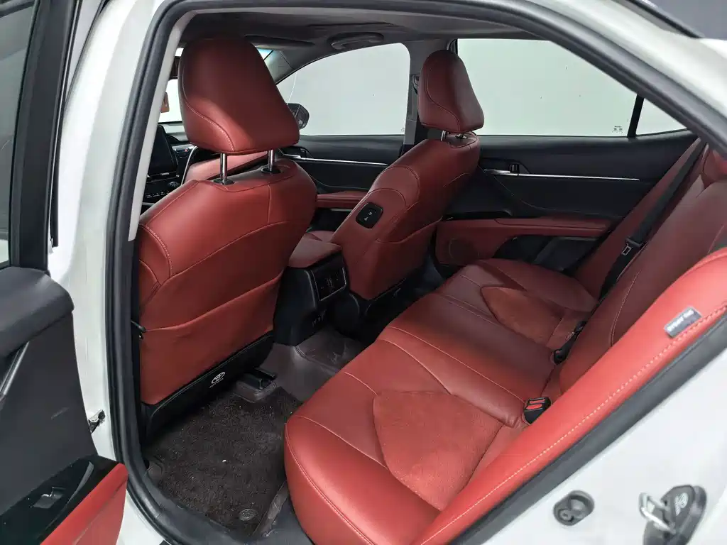 Toyota Camry — миниатюра 9
