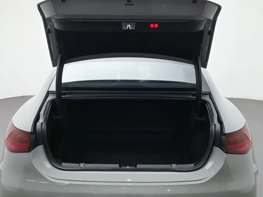 Mercedes-Benz EQE — миниатюра 16