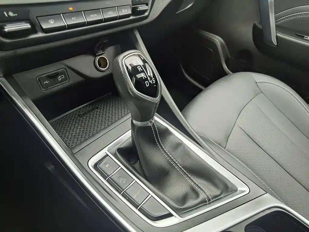 Geely Vision X3 — миниатюра 13