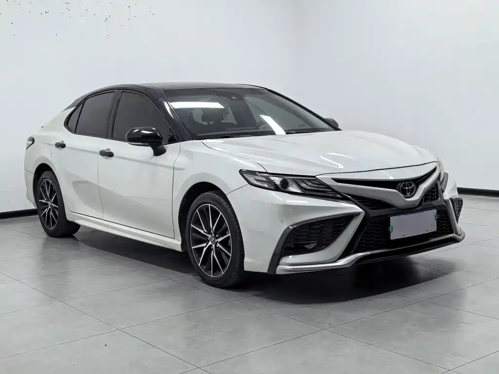 Toyota Camry — миниатюра 3