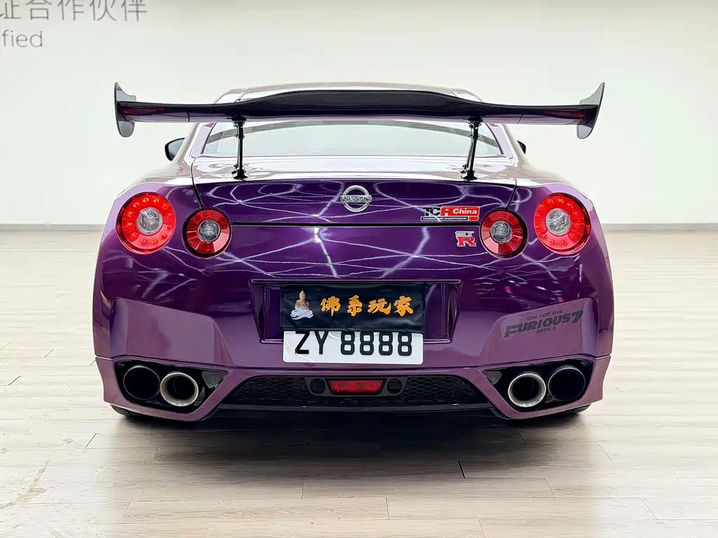 Nissan GT-R 3.8T Premium Edition, фото 4