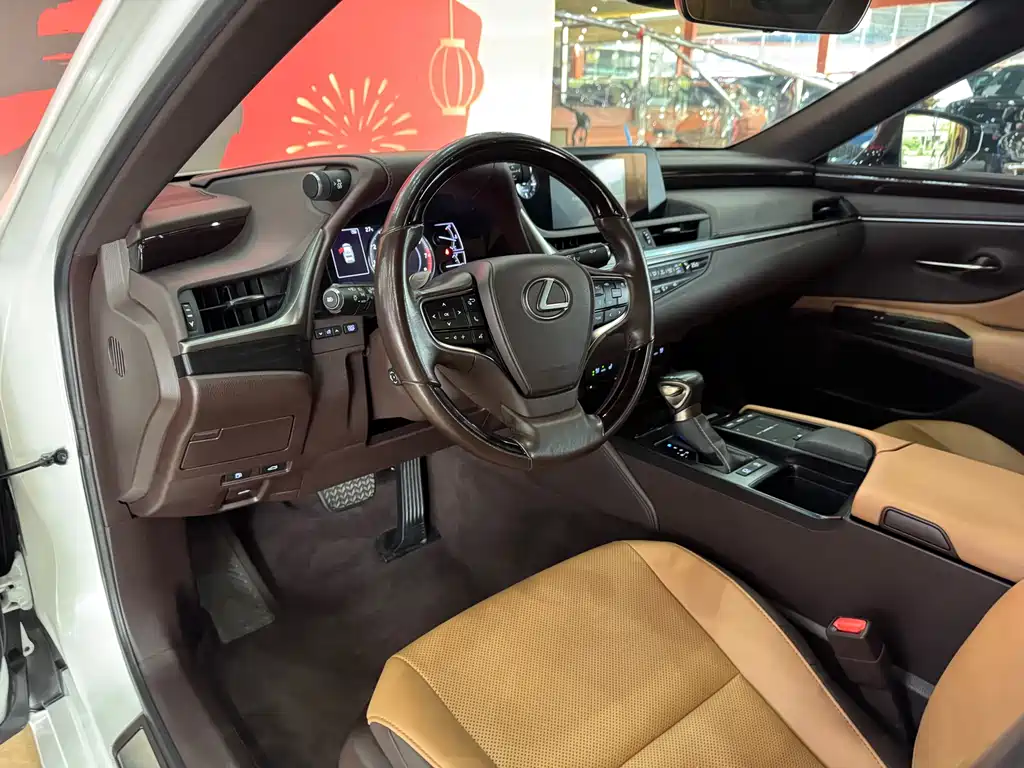 Lexus ES 2020 200 Luxury