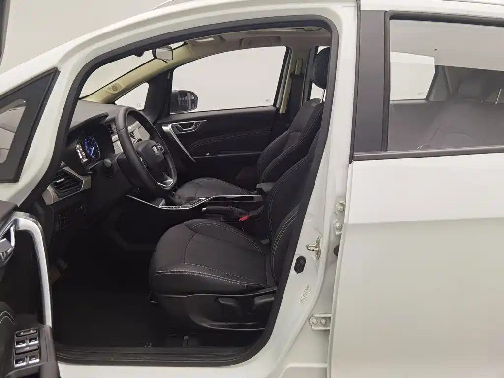Geely Vision X3 — миниатюра 10