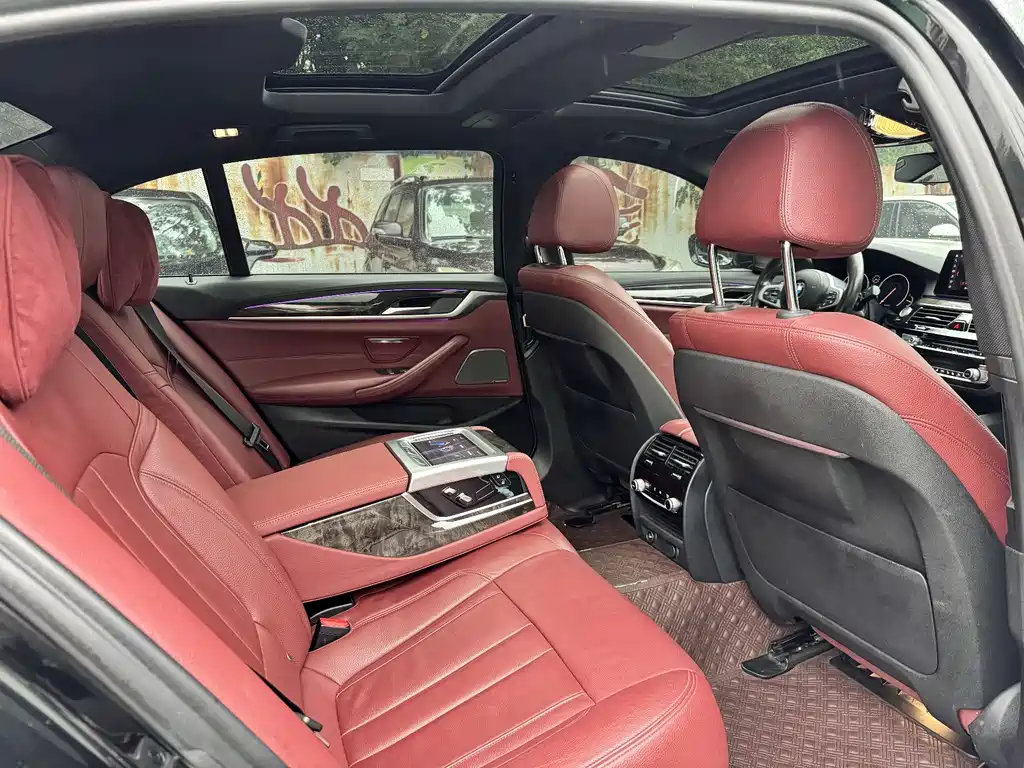 BMW 5 Series — миниатюра 5