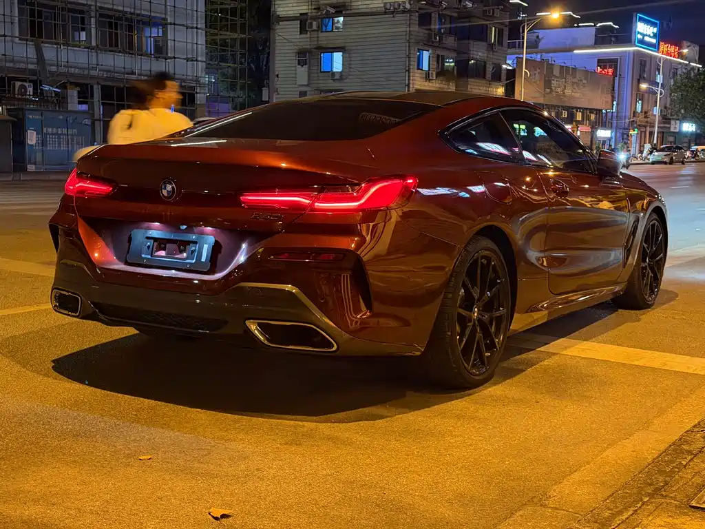 BMW 8 Series — миниатюра 3