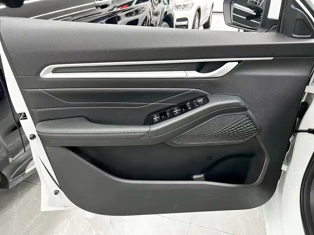 Geely Emgrand — миниатюра 10
