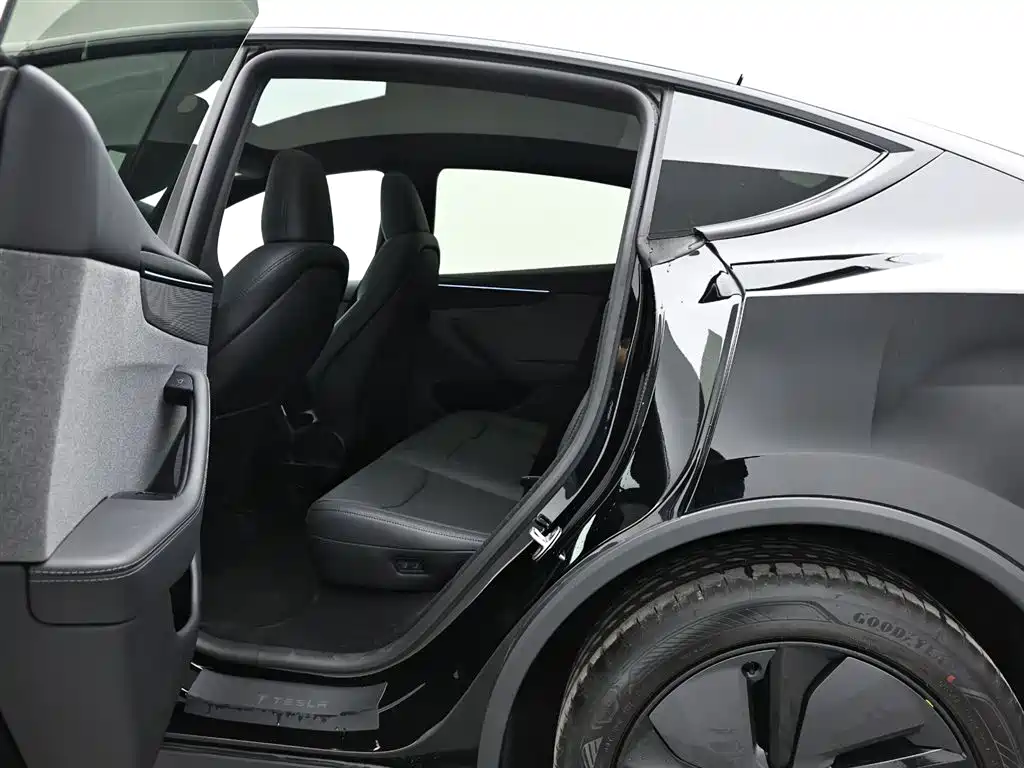 Tesla Model Y — фотографии объявления, Фото 16