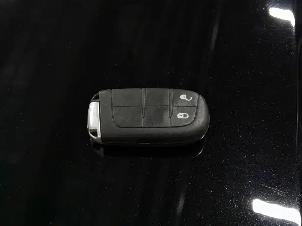 Jeep Grand Cherokee (Import) — миниатюра 19