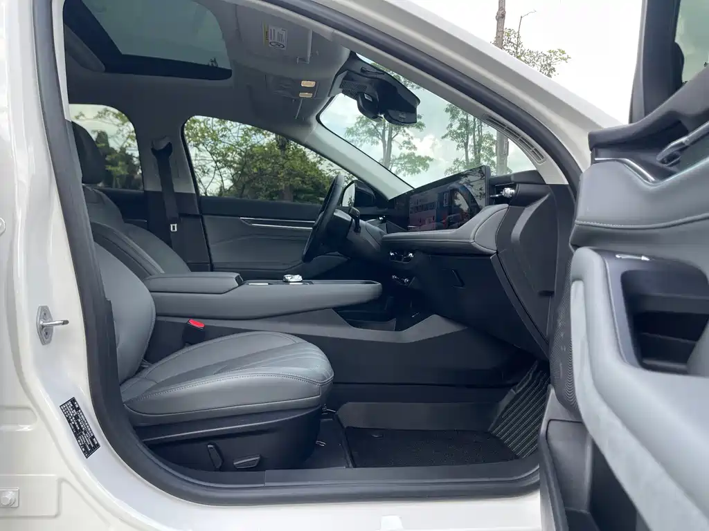 Заказать Ford Mondeo 2026 года за 3 915 661 ₽  из Китая
