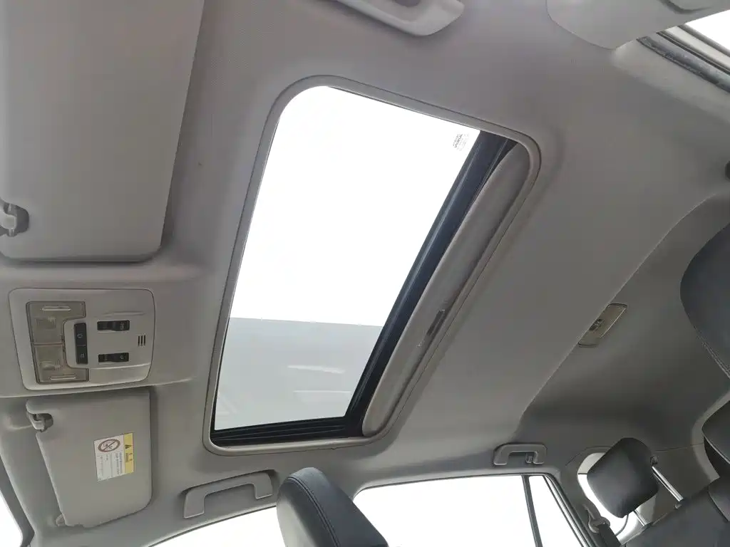 Toyota RAV4 — миниатюра 14