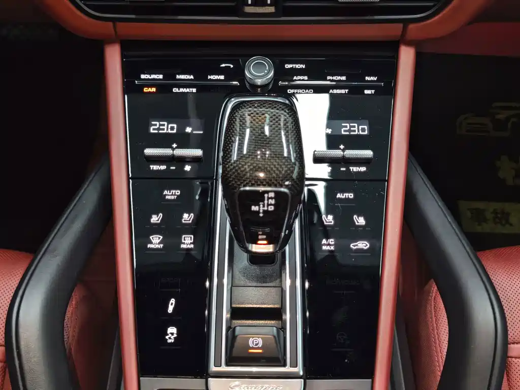Porsche Cayenne — миниатюра 31