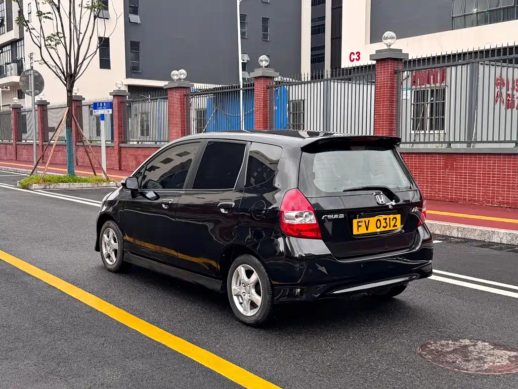 Honda Fit — миниатюра 6