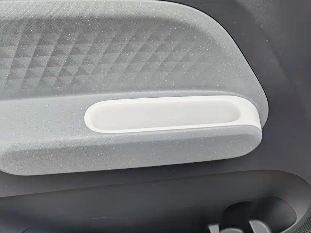 Wuling MINIEV — миниатюра 9
